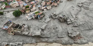 Rescue efforts sa mga biktima sang flash flood sa Nepal, may kabudlayan bangod sa mga road obstructions kag pagkadula sang kuryente