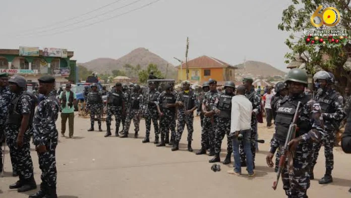 62 patay, 52 pilason matapos gin-atake sang armado nga grupo ang isa ka komunidad sa Northeastern Nigeria 62 patay, 52 pilason matapos gin-atake sang armado nga grupo ang isa ka komunidad sa Northeastern Nigeria