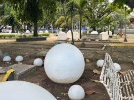 Negros Occidental Historical Council, nanawagan kay Mayor Greg Gasataya nga kakason ang mga light balls nga ginbutang sa Bacolod City Public Plaza