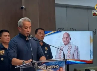 DILG, nagtanyag sang P50 million reward para sa makahatag sang impormasyon nga makabulig sa pagdakop kay Senator Bato Dela Rosa DILG, nagtanyag sang P50 million reward para sa makahatag sang impormasyon nga makabulig sa pagdakop kay Senator Bato Dela Rosa