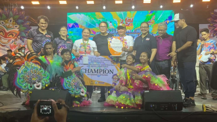 Bacolod City National High School kag Mandalagan Elementary School, champion sa Street Dance and Arena Competition School Category Bacolod City National High School kag Mandalagan Elementary School, champion sa Street Dance and Arena Competition School Category