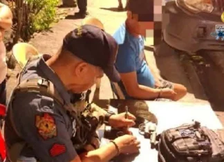 Lalaki nga nakuhaan sang duha ka armas-luthang sa checkpoint sa Talisay City, napasakaan na sang kaso Lalaki nga nakuhaan sang duha ka armas-luthang sa checkpoint sa Talisay City, napasakaan na sang kaso