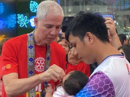 Negros Occidental Governor Bong Lacson, nakigbahin sa ginpatigayon nga Polio Patak Program sang Rotary may kaangtanan sa World Polio Day