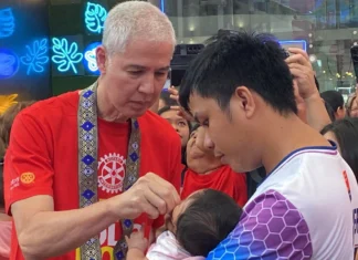 Negros Occidental Governor Bong Lacson, nakigbahin sa ginpatigayon nga Polio Patak Program sang Rotary may kaangtanan sa World Polio Day Negros Occidental Governor Bong Lacson, nakigbahin sa ginpatigayon nga Polio Patak Program sang Rotary may kaangtanan sa World Polio Day