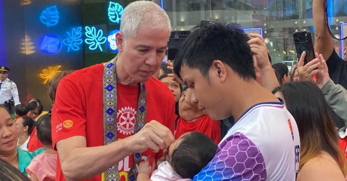 Negros Occidental Governor Bong Lacson, nakigbahin sa ginpatigayon nga Polio Patak Program sang Rotary may kaangtanan sa World Polio Day Negros Occidental Governor Bong Lacson, nakigbahin sa ginpatigayon nga Polio Patak Program sang Rotary may kaangtanan sa World Polio Day