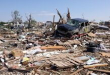 Otoridad idiay Iowa, manarimaan ti panagsapulda kadagiti indibidual a posible a nakalasat kalpasan ti panaglabas iti “tornadoes”