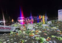 Dua nga indibidual, nadangran kalpasan a bimmanga ti truck dagitoy iti pader ti Marcos Highway, Tuba, Benguet