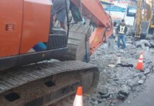 Kontraktor, inkarida a saan nga agbayag iti maysa a tawen ti Kontruksyon ti kalsada idiay Km. 3 agingga Km 5. La Trinidad, Benguet nupay daytoy ti naituding a deadline