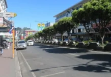 Sumagmamano a kalsada iti business district iti siudad ti Baguio, temporaryo a maiparekep para kadagiti nagduduma a Christmas activities