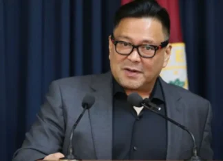 Pilipino a maatap a mangsupsuportar iti China, kinondenar ti maysa a Senador