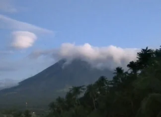 Mahigit 700 pamilya, inilikas matapos ang pag-aalboroto ng Bulkang Mayon; Alert Level 3, nananatili