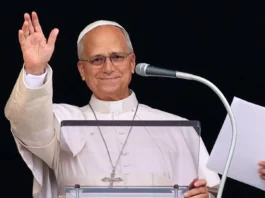 Pagpakita ni Pope Leo XIV sa bintana sa Vatican human sa operasyon, gihangop sa mga tawo