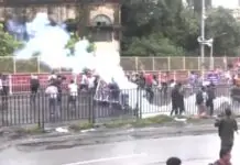 Indian police nagpabuto og teargas sa gatusan ka mga nagprotesta kabahin sa paglugos ug pagpatay sa doktor sa Kolkata
