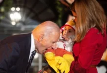 Joe Biden, giduwa duwaan ug paak ang mga masuso atol sa kalihokan sa Halloween sa White House