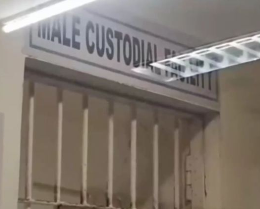 26-anyos nga piniriso, patay human makuryentihan sulod sa kasilyas