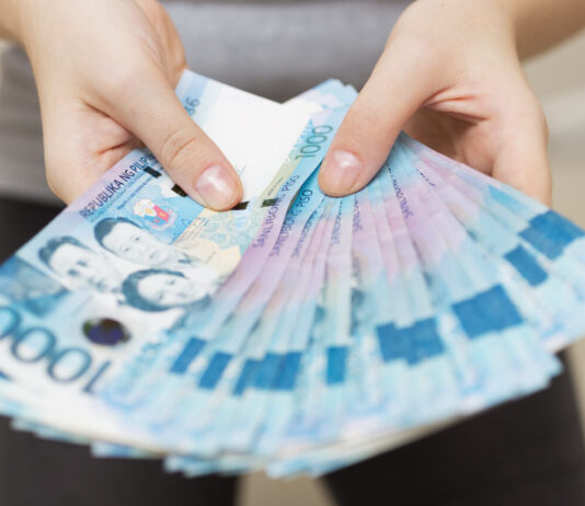 Philippine Stock Exchange index ug piso sa Pilipinas, mihuyang human sa pagsaka sa mga interest rate sa BSP