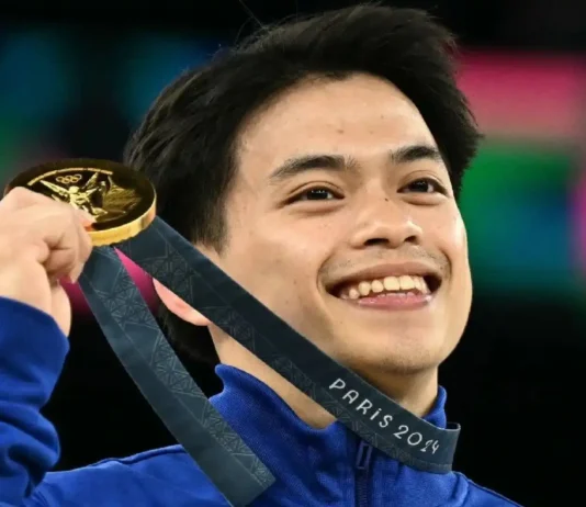 Carlos Yulo, nakasulod sa floor exercise ug vault finals sa World Championships