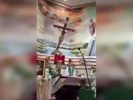Pari sa Ecuador, namatay human maigo sa nahulog nga dakong krus atol sa Misa