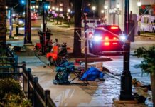 Suspek sa pananagasa sa isang Christmas parade Waukesha, Wisconsin inaalam kung gumagamit ng illegal na droga
