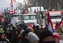 Higit 100 katao, inaresto ng kapulisan sa Canada kasunod ng patuloy na pagprotesta laban sa mandatong pagbabakuna
