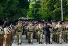 British Forces, sasamahan ng Canadian Forces, Australian Defense Forces, at New Zealand Navy Forces sa parada sa paghatid kay Queen Elizabeth II sa kanyang huling hantungan