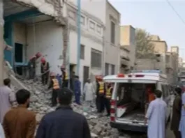 34 estudyante at isang guro patay, matapos magcollapse ang bubong sa isang paaralan sa Pakistan