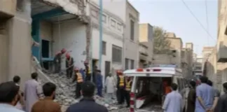 34 estudyante at isang guro patay, matapos magcollapse ang bubong sa isang paaralan sa Pakistan