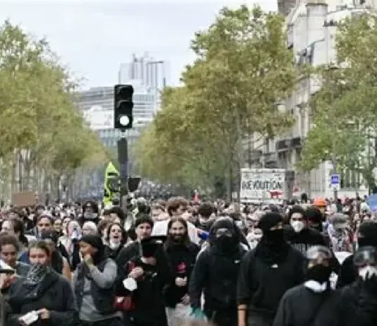 French President Macron, mag-aanunsiyo ng mga hakbang matapos ang sunod-sunod na protesta sa France