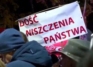 Pangulo ng Poland, minadaling umuwi kasunod ng tensiyon sa kanilang Constitutional Tribunal