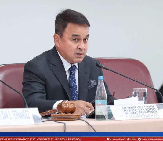 Barbers, pina-iimbestigahan kung sinasamantala ng China ang hidwaan sa pulitika ng Pilipinas