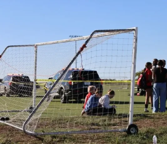 Dalawa patay, 10 sugatan matapos araruhin ng truck ang youth soccer match sa Kansas, USA