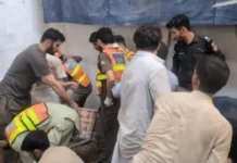 27 estudyante at isang guro sa Pakistan, nasawi matapos gumuho ang bubong ng isang pribadong paaralan