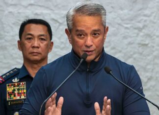 DILG SEC. REMULLA, NAGPASIDAAN NGA POSIBLENG DAGHAN ANG MAMATAY KON DAKPON SI SEN. BATO DELA ROSA