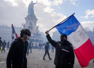 Kapin sa 200 ka mga nagprotesta, gidakop sa halapad nga kilos-protesta sa France