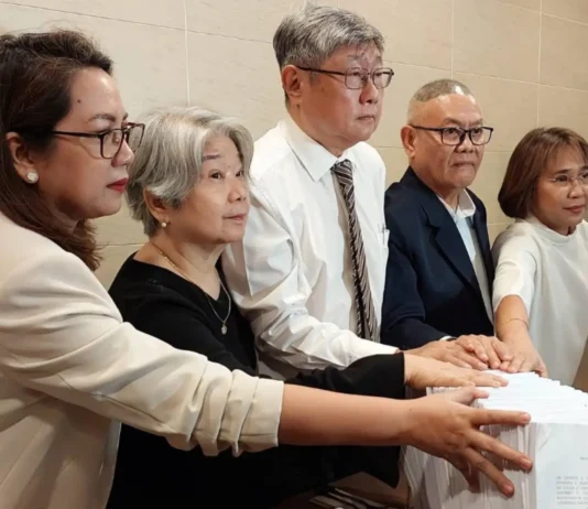 Rep. Garin ug ang ubang mga Medical Professionals Nag-awhag sa PRC nga Imbestigahan si Dr. Tony Leachon, gipasalig ni Leachon nga ang Iyang mga Pahayag Nagtumong sa Pagpanalipod sa mga Pilipino