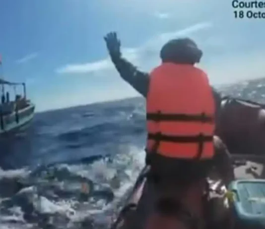 Gimandoan sa PCG ang usa ka langyaw nga barko nga mobiya sa dagat duol sa Pag-asa Island