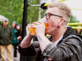 Chef sa Finland, nakakab-ot og world record sa pinakapaspas nga pag-inom og orange soda