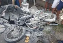 Tatlo ka mga lalaki pilason matapos nagbunggo sa pick- up truck kag nagkalayo ang ila ginasakyan nga motorsiklo