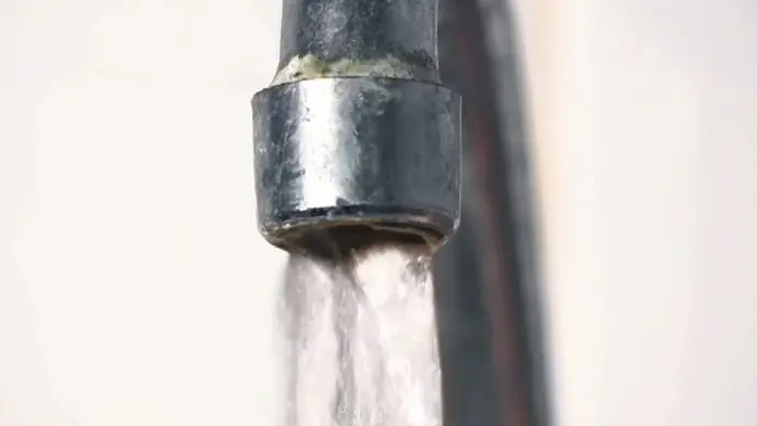 FAUCET WITH WATER