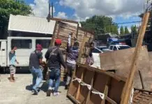Isa ka residente sang Barangay Flores, Iloilo City Proper, masubo nga ginsaysay ang ila kahimtangan matapos nga gin-demolish sang Task Force on Anti-Squatting and Illegal Structure Unit (ASISU) ang ila puluy-an kag balaligyaan