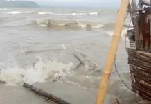 Mga balay sa Boulevard, Molo, ginguba sang balod