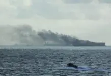 Duha ka oil tankers, nasunog matapos nga nagbungguanay malapit sa Singapore