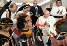 Pope Francis, gin-umpisahan na ang iya tour sa Indonesia