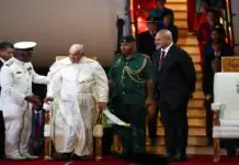 Pope Francis, mainit nga gin-abi-abi sa Papua New Guinea