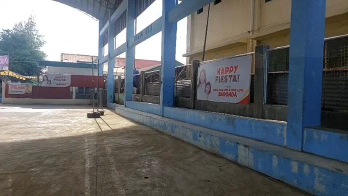 Baronda tarpaulin at Navais, Mandurriao