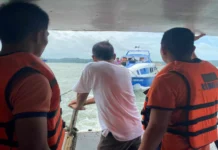 PCG-Iloilo, natigayon nga ma-rescue ang masobra 30 ka mga sakay sang fiber boat nga na-stranded sa tunga sang Iloilo-Guimaras Strait