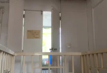 Mga boarders sang isa ka boarding house sa Tanza Timawa 1, Iloilo City, nagpa-Bombo matapos nga ginpahalin sila bangud sa tubig