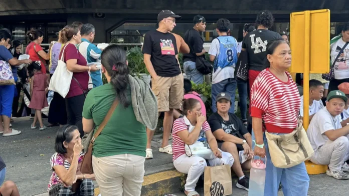 DDS supporters