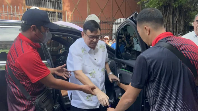 Iloilo City Mayor Jerry Treñas is back at the office