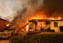2,000 ka mga balay, nasunog; 5 patay sa nagluntad nga wildfire sa Los Angeles County, California, USA